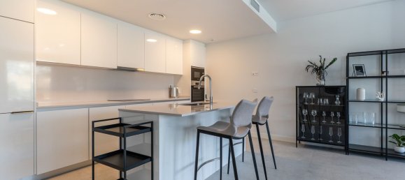 Apartamento de 3 dormitorios en Estepona, Spain No. 137966 17