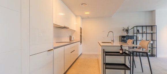 Apartamento de 3 dormitorios en Estepona, Spain No. 137966 16