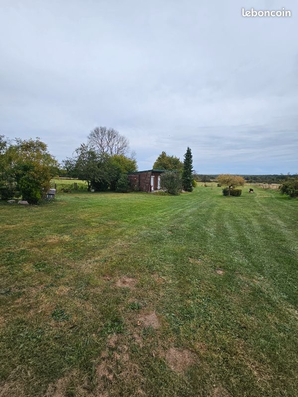  Land in Auneuil, France No. 326118