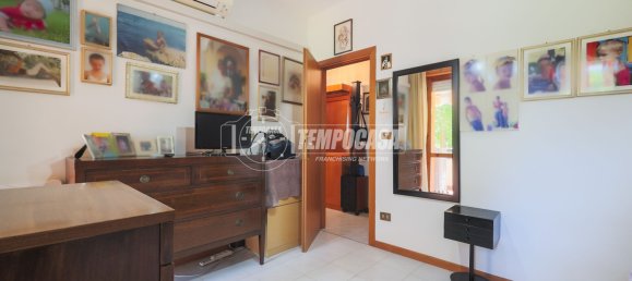 Apartamento de 3 habitaciónes en Rimini, Italy No. 305146 10