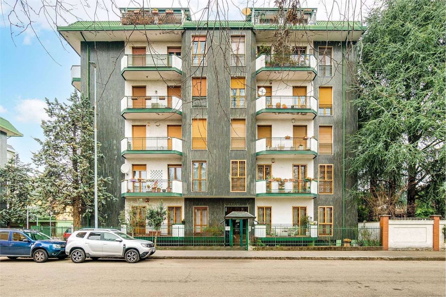 4 rooms Apartment in Garbagnate Milanese, Italy No. 259093