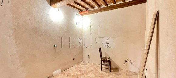 3 rooms Apartment in Sansepolcro, Italy No. 145577 5