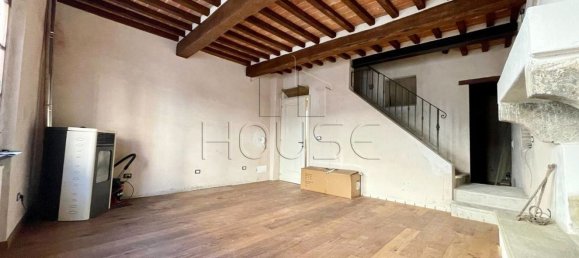 3 rooms Apartment in Sansepolcro, Italy No. 145577 4