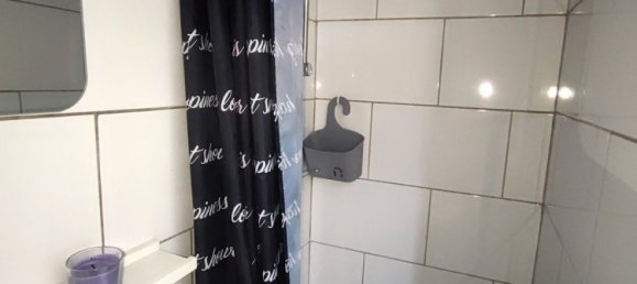 Studio in Compiegne, France No. 49699 6