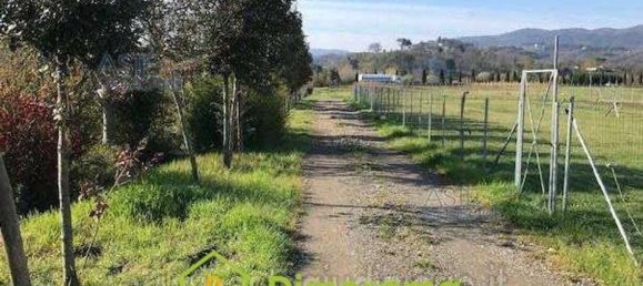11358m² Land in Pistoia, Italy No. 50517 4