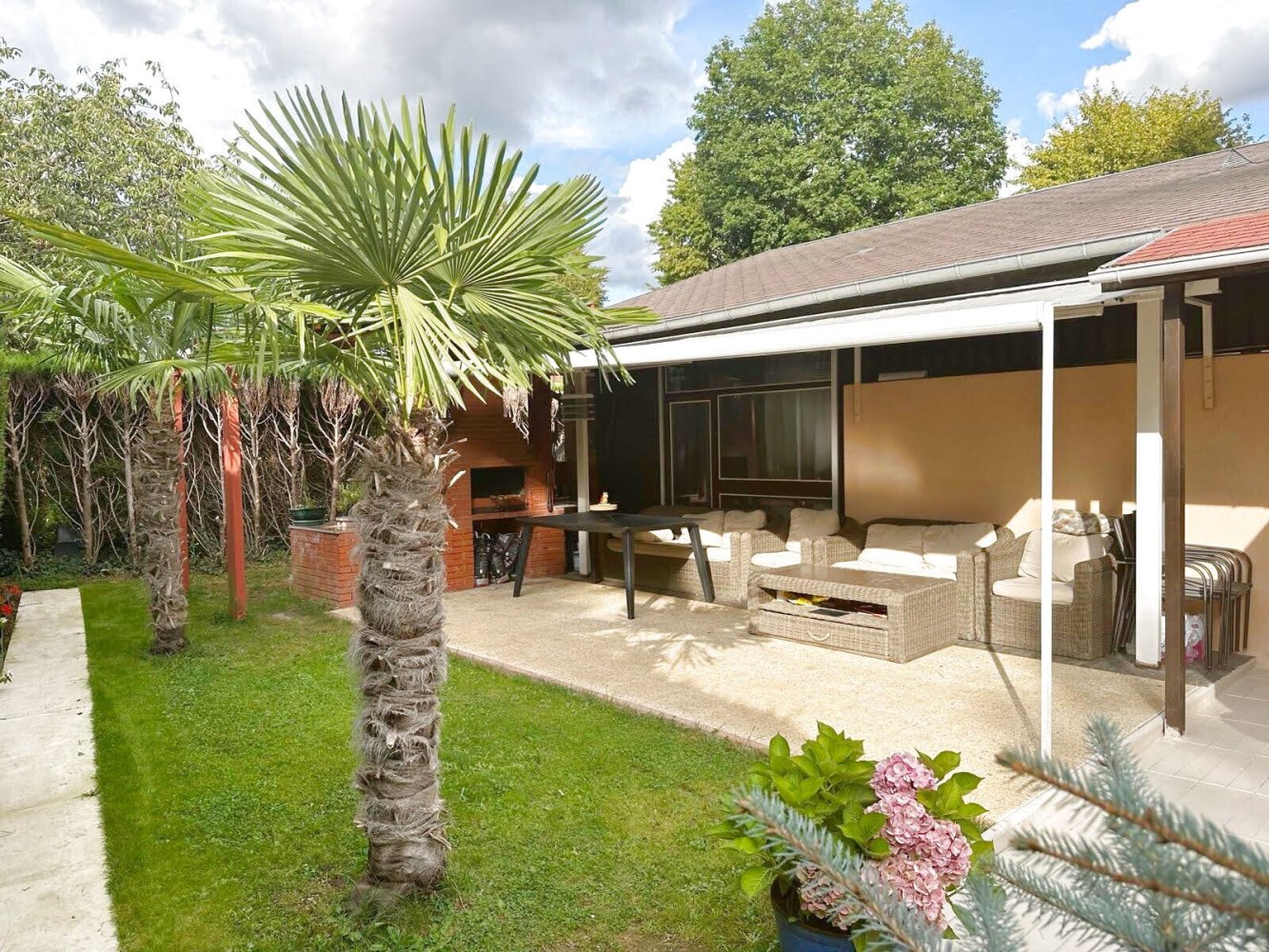 Casa de 3 dormitorios en Meru, France No. 335228