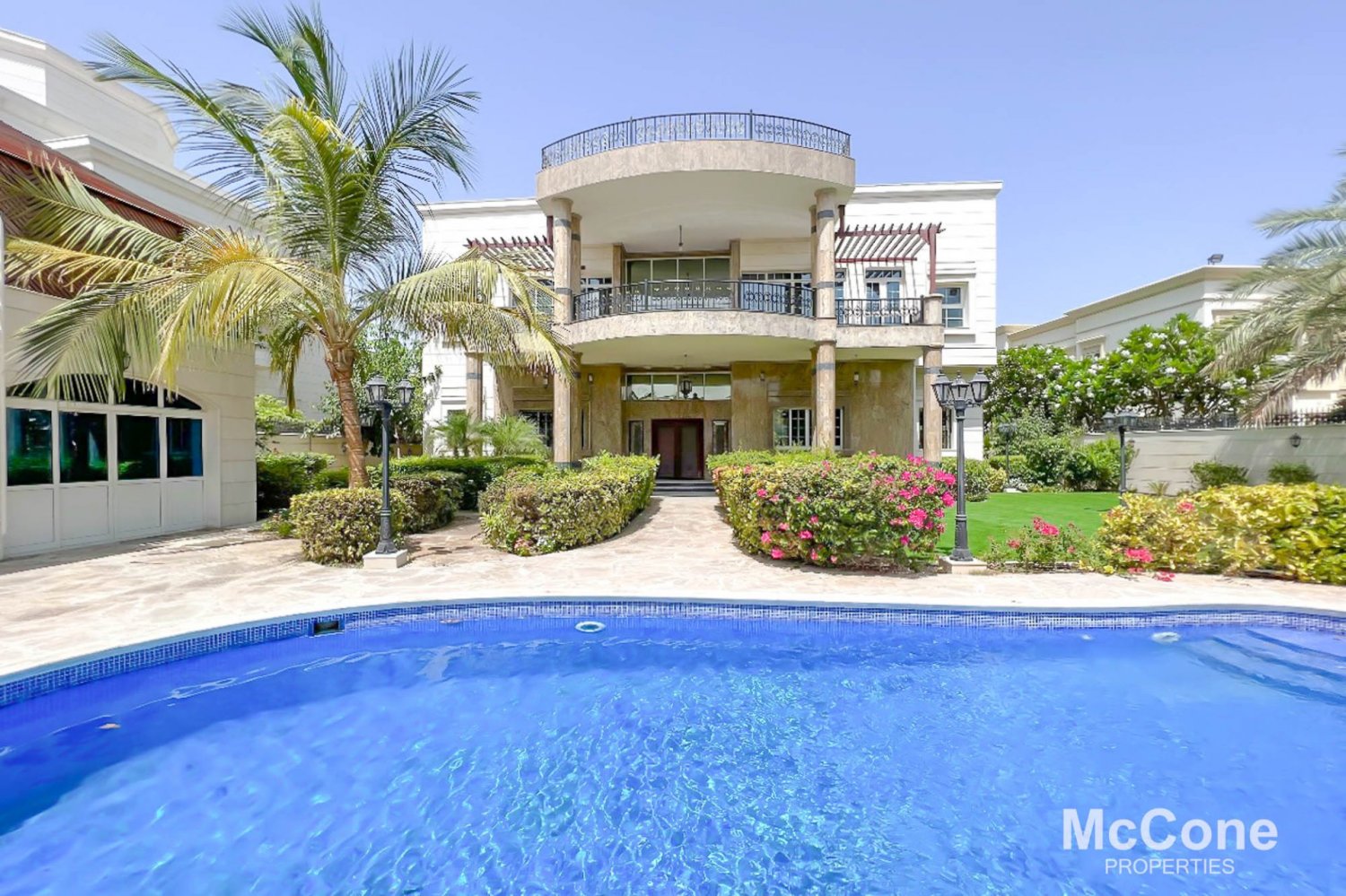 6 bedrooms Villa in Emirates Hills, UAE No. 26051