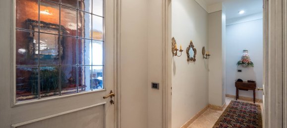 Apartamento de 6 dormitorios en Turin, Italy No. 53594 17