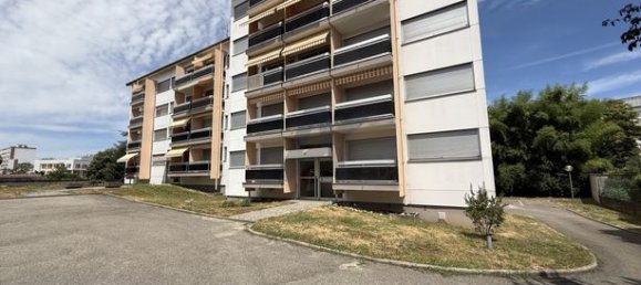 3 chambres Appartement à Bourg-en-Bresse, France No. 312813 2