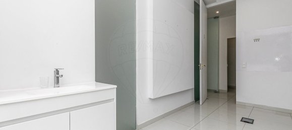 Gewerbliche Immobilie in Lisbon, Portugal 99m², Nr. 250698 12