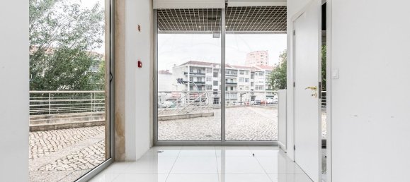 Gewerbliche Immobilie in Lisbon, Portugal 99m², Nr. 250698 5