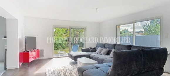 3 bedrooms House in Le Poire-sur-Vie, France No. 102164 18