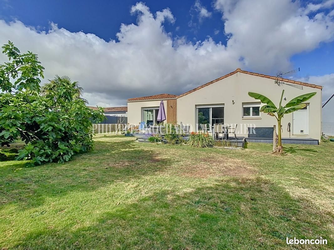 3 bedrooms House in Le Poire-sur-Vie, France No. 102164