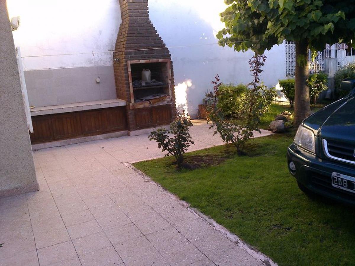 3 bedrooms House in Mar del Plata, Argentina No. 102009