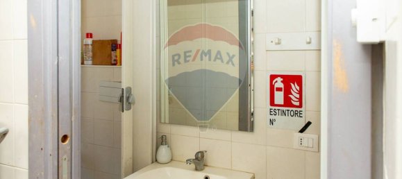 Propiedad comercial de 2 habitaciónes en Catania, Italy No. 56987 11