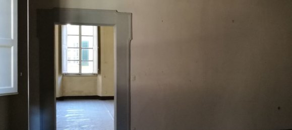 5 rooms Apartment in Lucca, Italy No. 173112 8