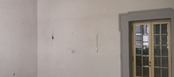 5 rooms Apartment in Lucca, Italy No. 173112 3