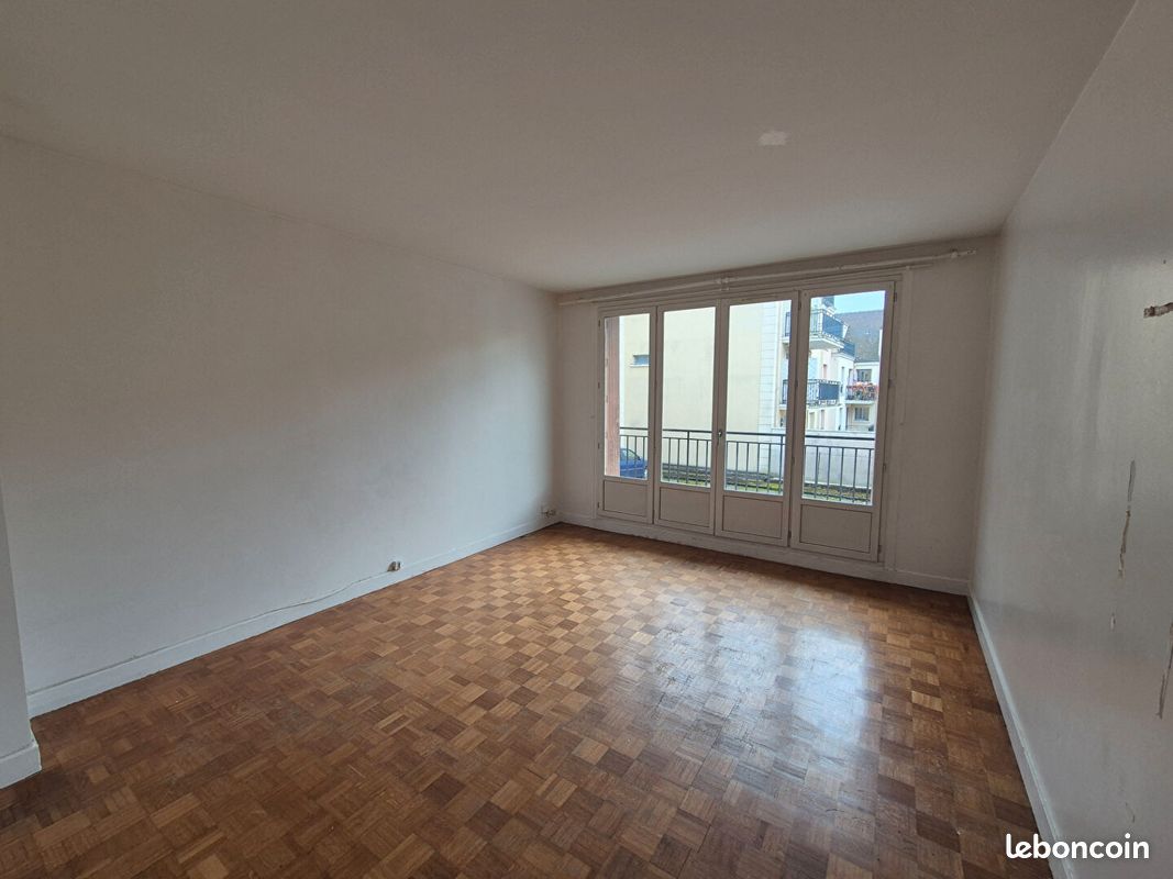 Estudio en Rambouillet, France No. 165544