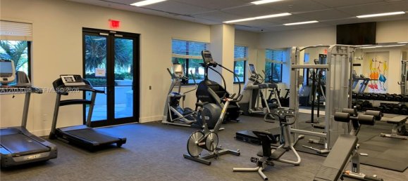 2 Schlafzimmer Gewerbliche Immobilien in Miami, USA, Nr. 614978 4