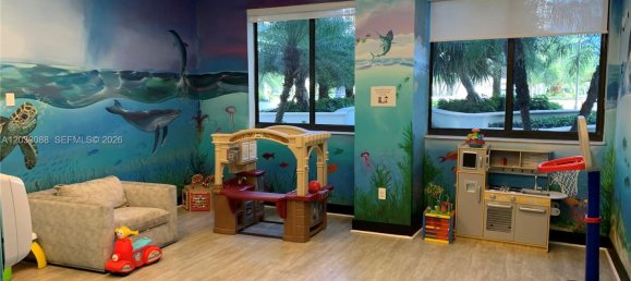 2 Schlafzimmer Gewerbliche Immobilien in Miami, USA, Nr. 614978 3