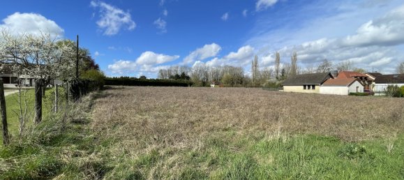  Land in Villemereuil, France No. 67063 2