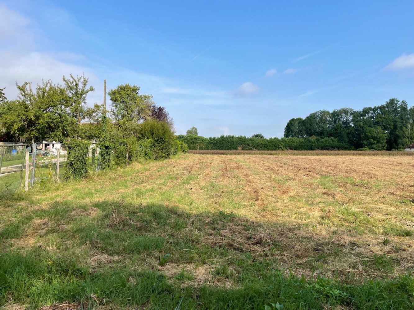  Land in Villemereuil, France No. 67063