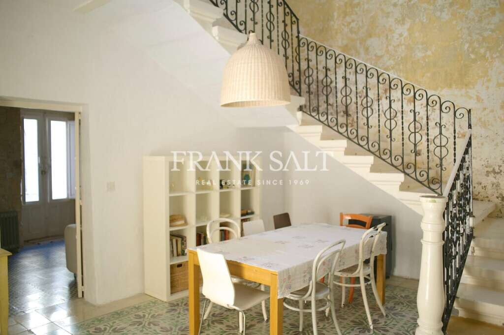 Adosado de 4 dormitorios en Victoria, Malta No. 522