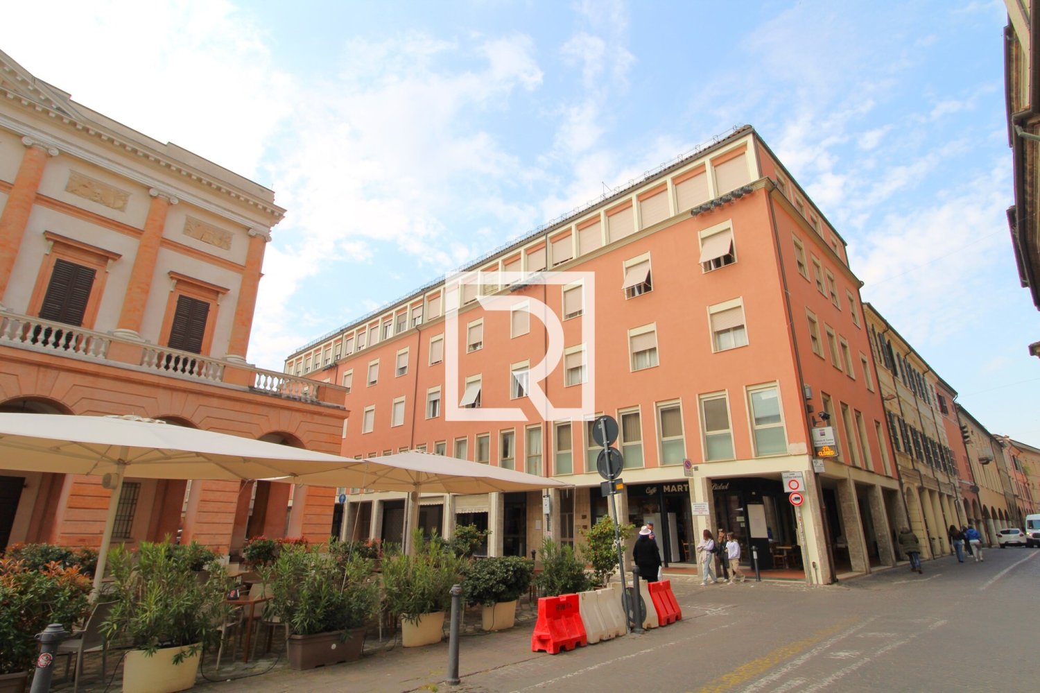 Gewerbliche Immobilie in Cesena, Italy, Nr. 118899