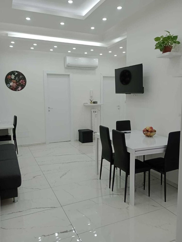 3 rooms Apartment in Turin, Italy No. 57943