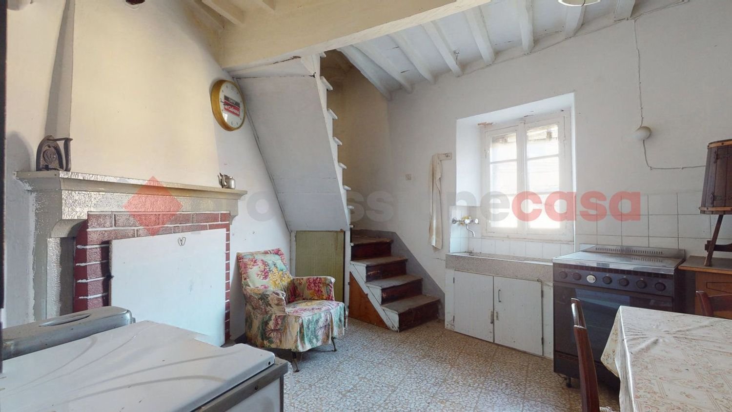 Дом с 5 комнатами в Баньи ди Лукка, Италия № 237869