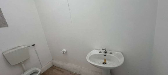 85m² Commercial property in Davoli, Italy No. 300797 12