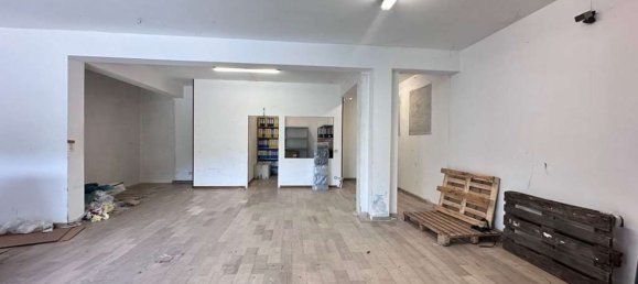 85m² Commercial property in Davoli, Italy No. 300797 11