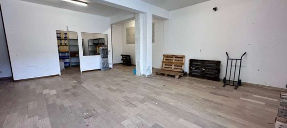 85m² Commercial property in Davoli, Italy No. 300797 8