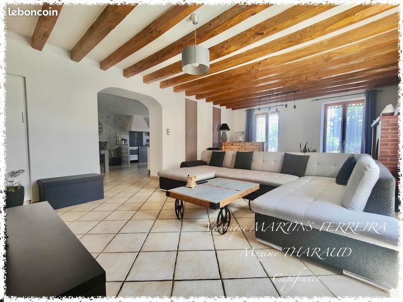 Casa de 6 dormitorios en Massay, France No. 63078