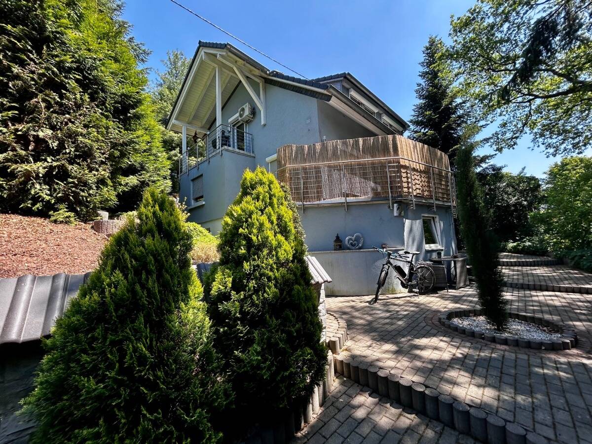 3-salle Duplex à Neunkirchen, Germany No. 234162