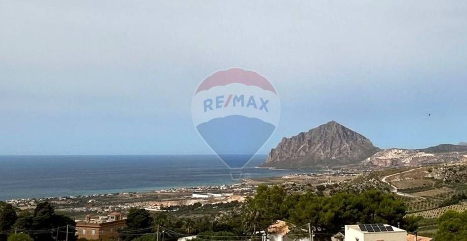 9 bedrooms House in Valderice, Italy No. 337981