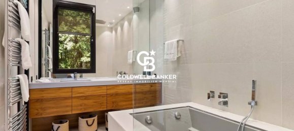 8 bedrooms Villa in Antibes, France No. 196675 27