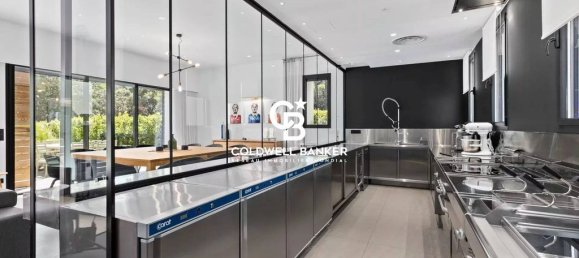 8 bedrooms Villa in Antibes, France No. 196675 7