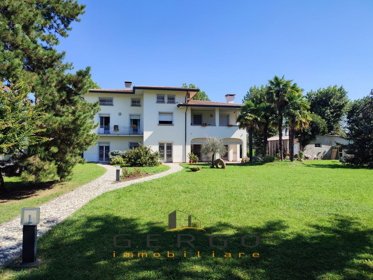 9 rooms Villa in Annone Veneto, Italy No. 30202