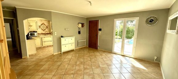 4 bedrooms Villa in Istres, France No. 295134 6