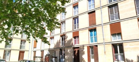 Apartamento de 3 dormitorios en Salon-de-Provence, France No. 197098 11