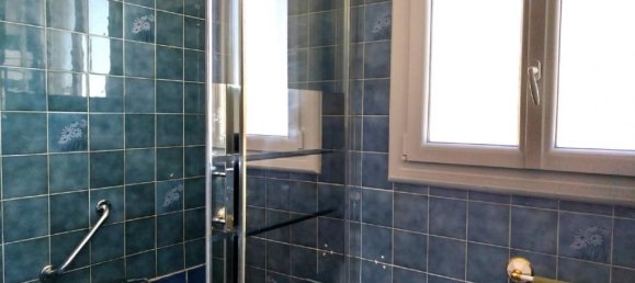 Apartamento de 3 dormitorios en Salon-de-Provence, France No. 197098 7