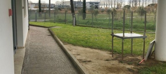 85m² Commercial property in Camaiore, Italy No. 67993 8