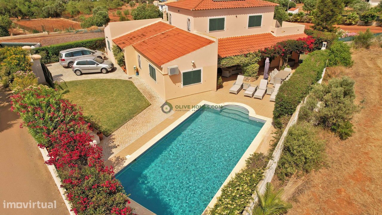 4 Schlafzimmer Villa in Quarteira, Portugal, Nr. 103637
