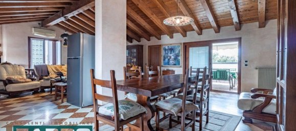 Ático de 6 dormitorios en Castelfranco Veneto, Italy No. 359184 4