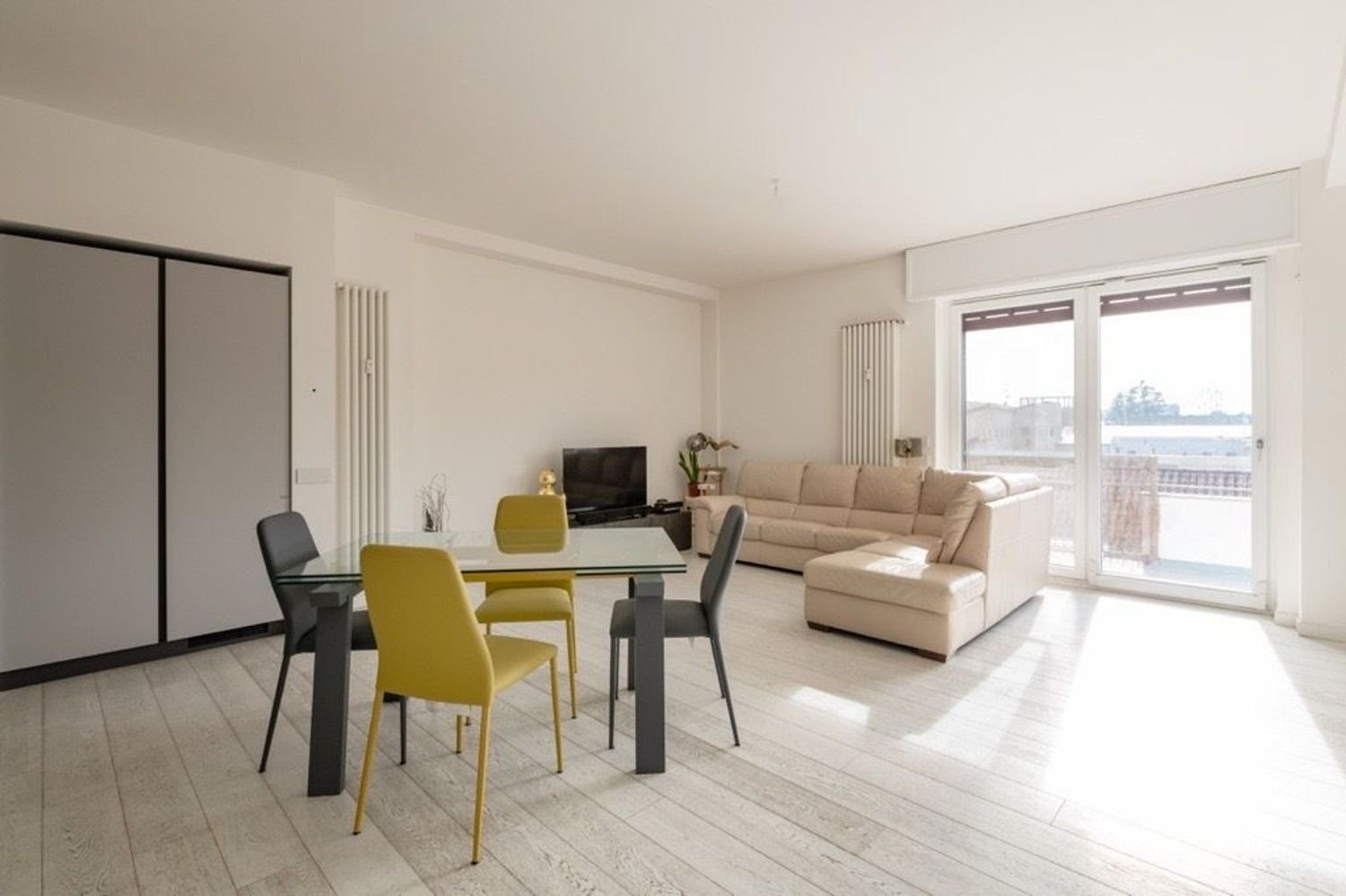 Apartamento de 5 divisões em Melegnano, Italy N.º 250908