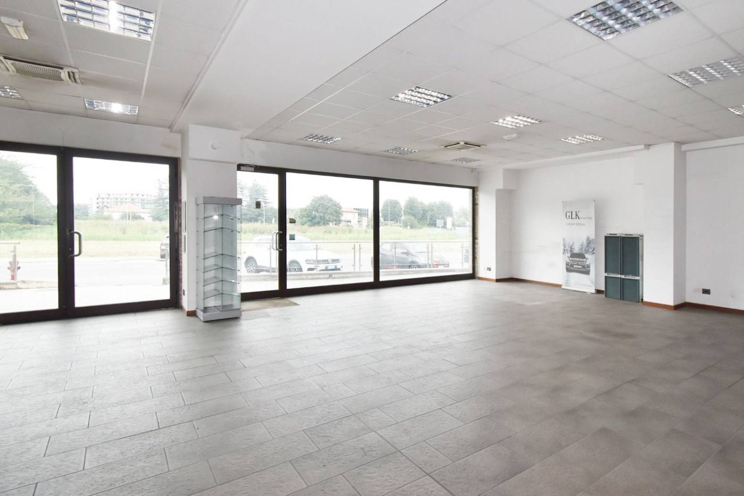 3 rooms Warehouse in Nerviano, Italy No. 34297