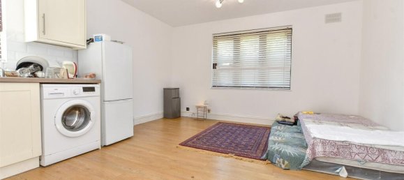 1 bedroom Apartment in Essex, United Kingdom No. 4183 3