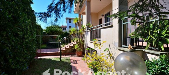 7-Zimmer Villa in Aprilia, Italy, Nr. 9110 9