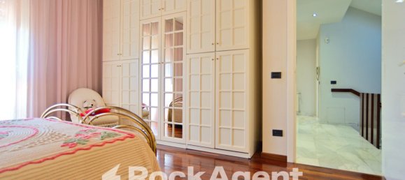 7-Zimmer Villa in Aprilia, Italy, Nr. 9110 28